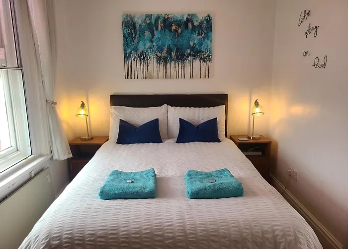 Vale View Apartment, Prestatyn, North Wales - A Smart And Stylish, Dog-Friendly Holiday Let Just A 5 Min Walk To Beach & Town!