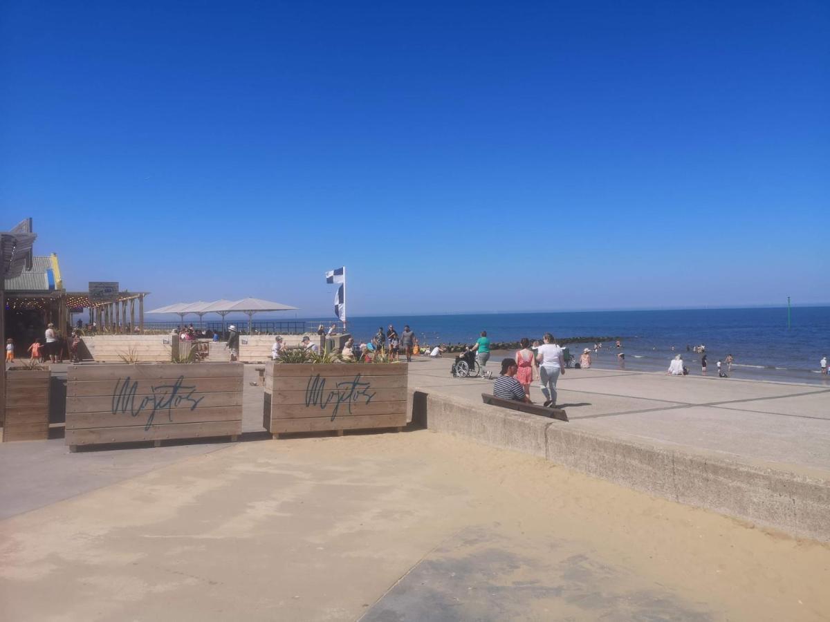 Apartment Vale View Apartment, Prestatyn, North Wales - A Smart And Stylish, Dog-friendly Let Just A 5 Min Walk To & Town! *