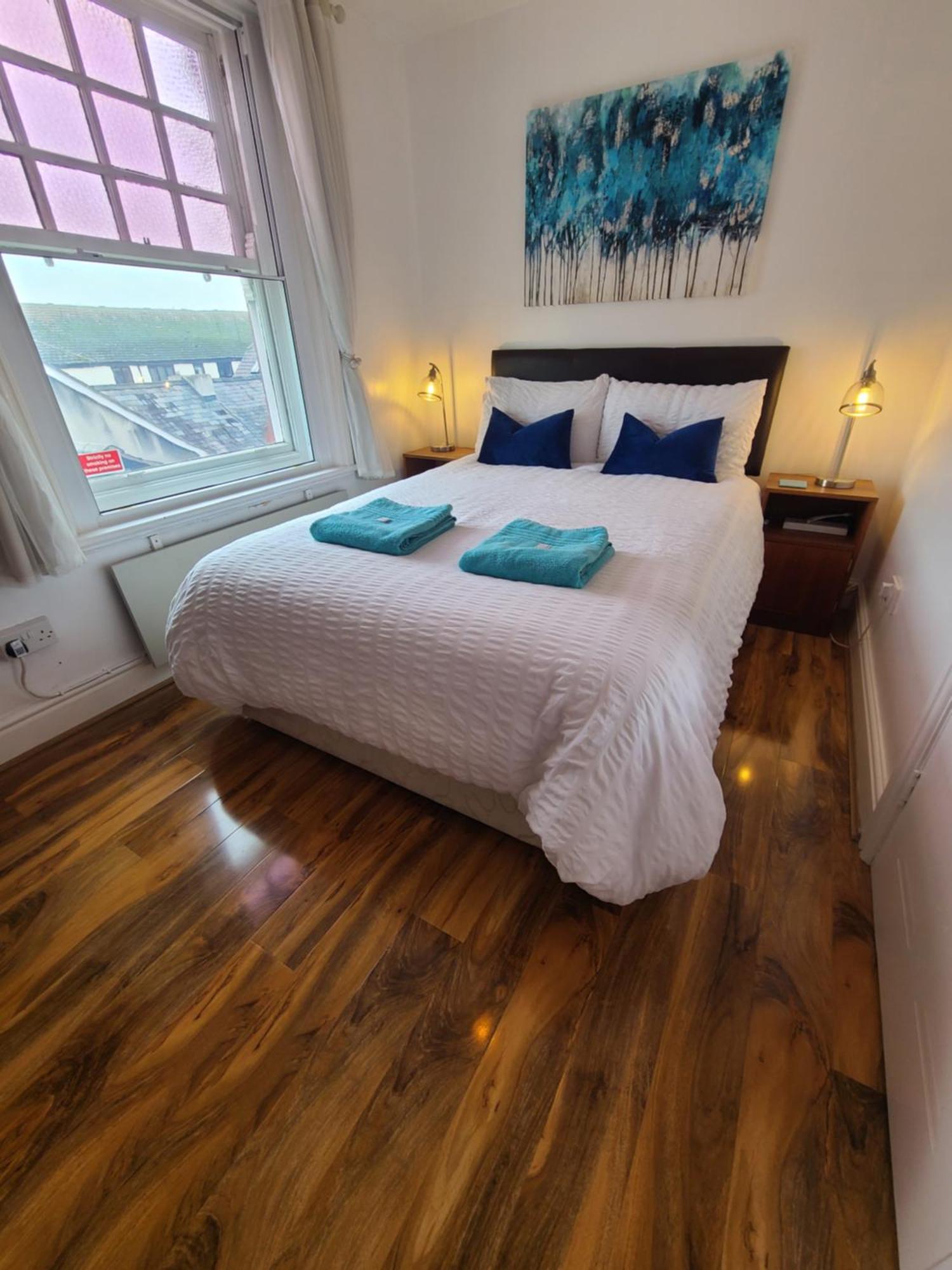 Vale View Apartment, Prestatyn, North Wales - A Smart And Stylish, Dog-friendly Let Just A 5 Min Walk To & Town! Apartment