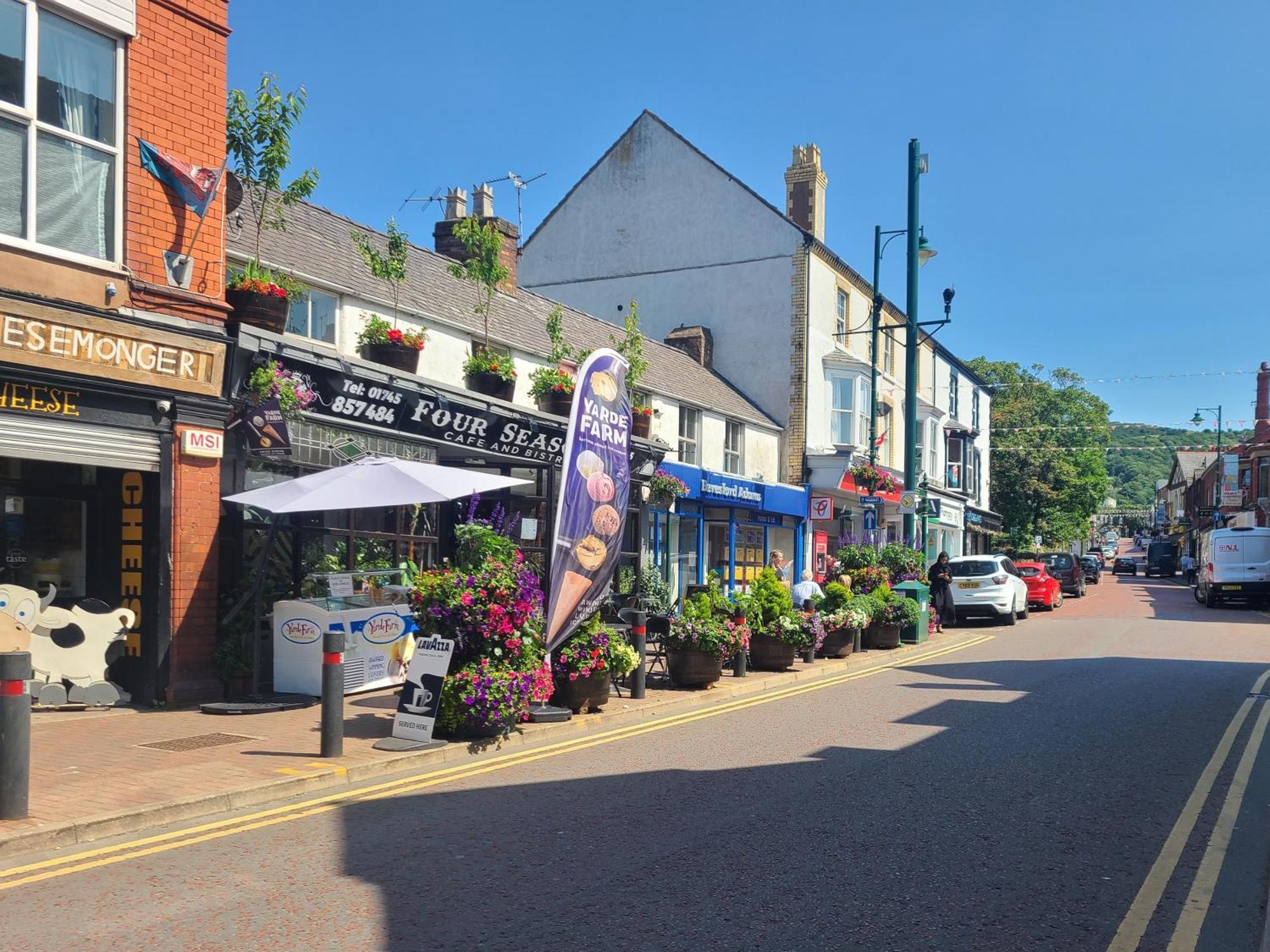 Vale View: Stylish Dog-friendly Near * Prestatyn
